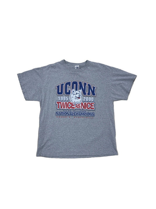 2000 UConn Women’s Basketball T-Shirt - XL