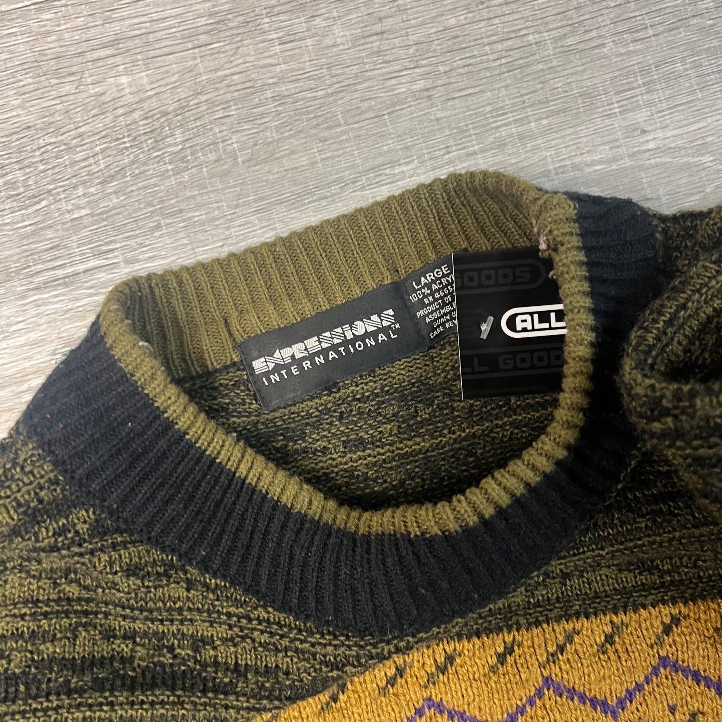 Patterned Crewneck Sweater - L