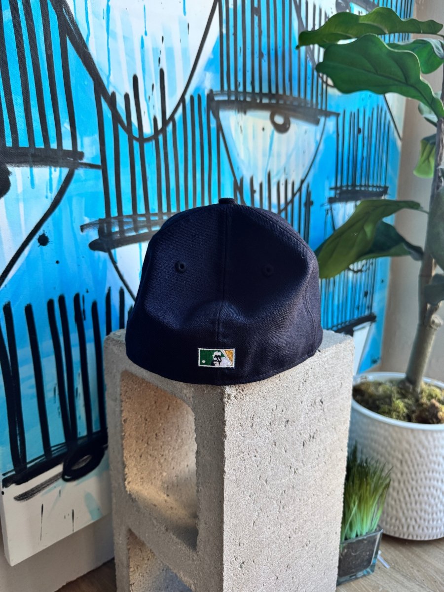 Black Milwaukee Brewers Fitted Hat - ALL GOODS - ALL GOODS