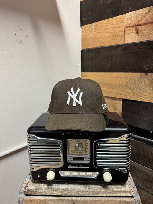 Brown New York Yankees Fitted Hat - ALL GOODS - ALL GOODS