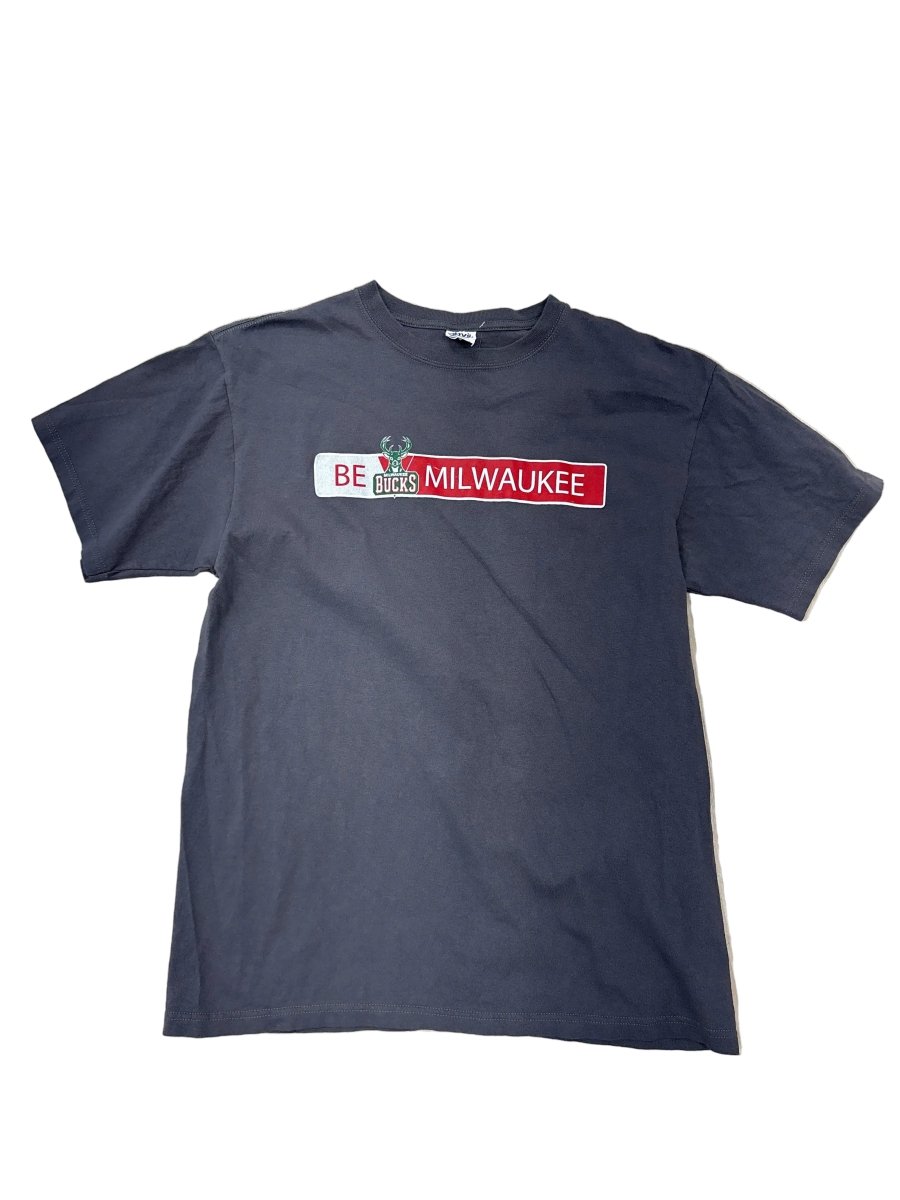 Milwaukee Bucks T-Shirt - Large - ALL GOODS - ALL GOODS