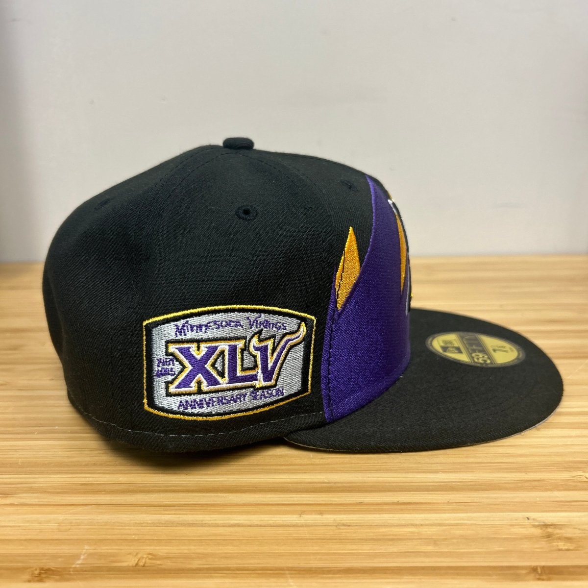 Minnesota Vikings Fitted Hat - 7 1/8 - ALL GOODS - ALL GOODS